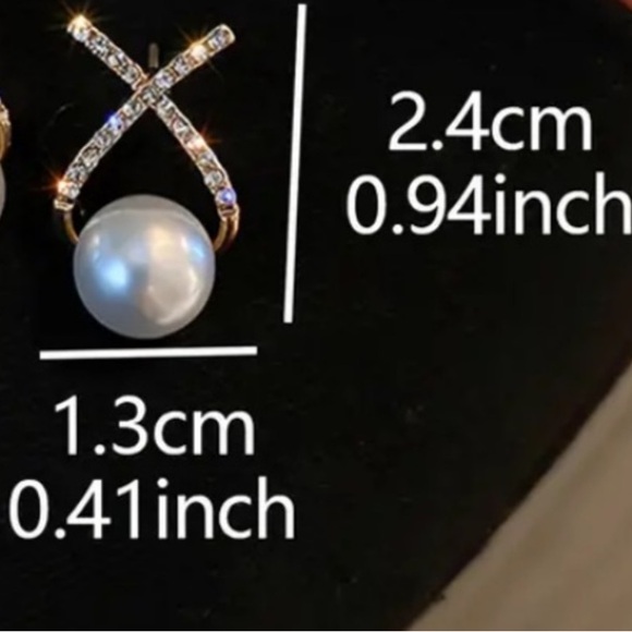 BEAUTIFUL CROSS SHAPED IMITATION PEARL STUD FASHION EARRINGS 🌟NWT🌟 - Picture 4 of 8